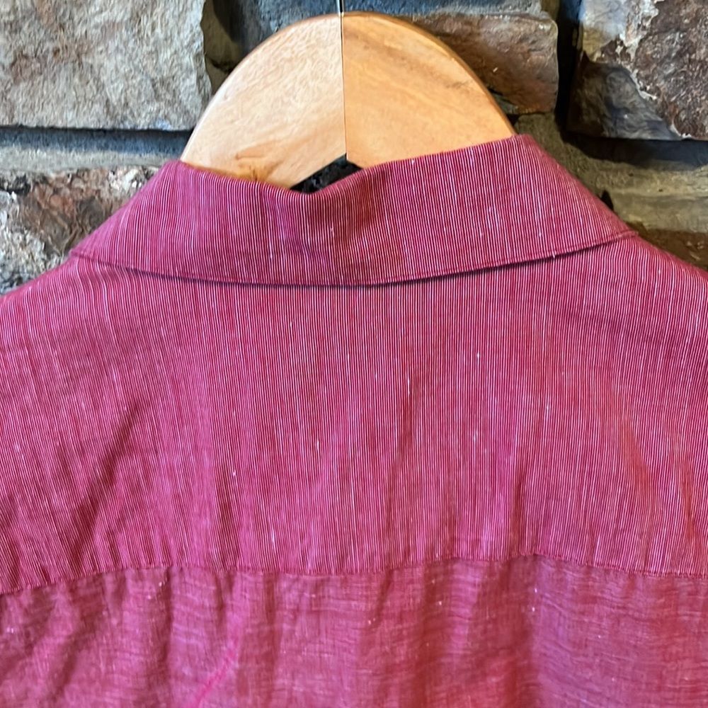 Travis Mathew Heather Red Stretch Cotton Short Sleeve Button Down Shirt - Picture 6 of 7